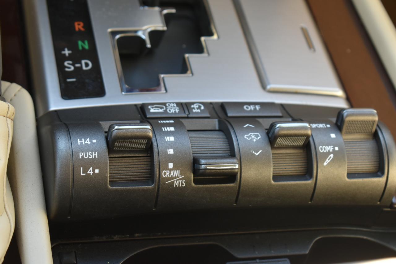 Lexus LX 570 Sport Utility 2013