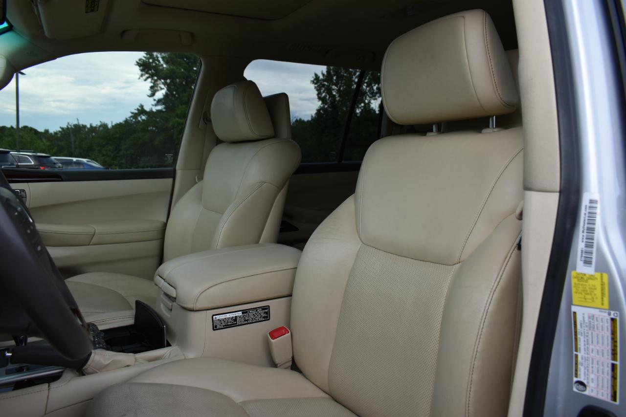 Lexus LX 570 Sport Utility 2013