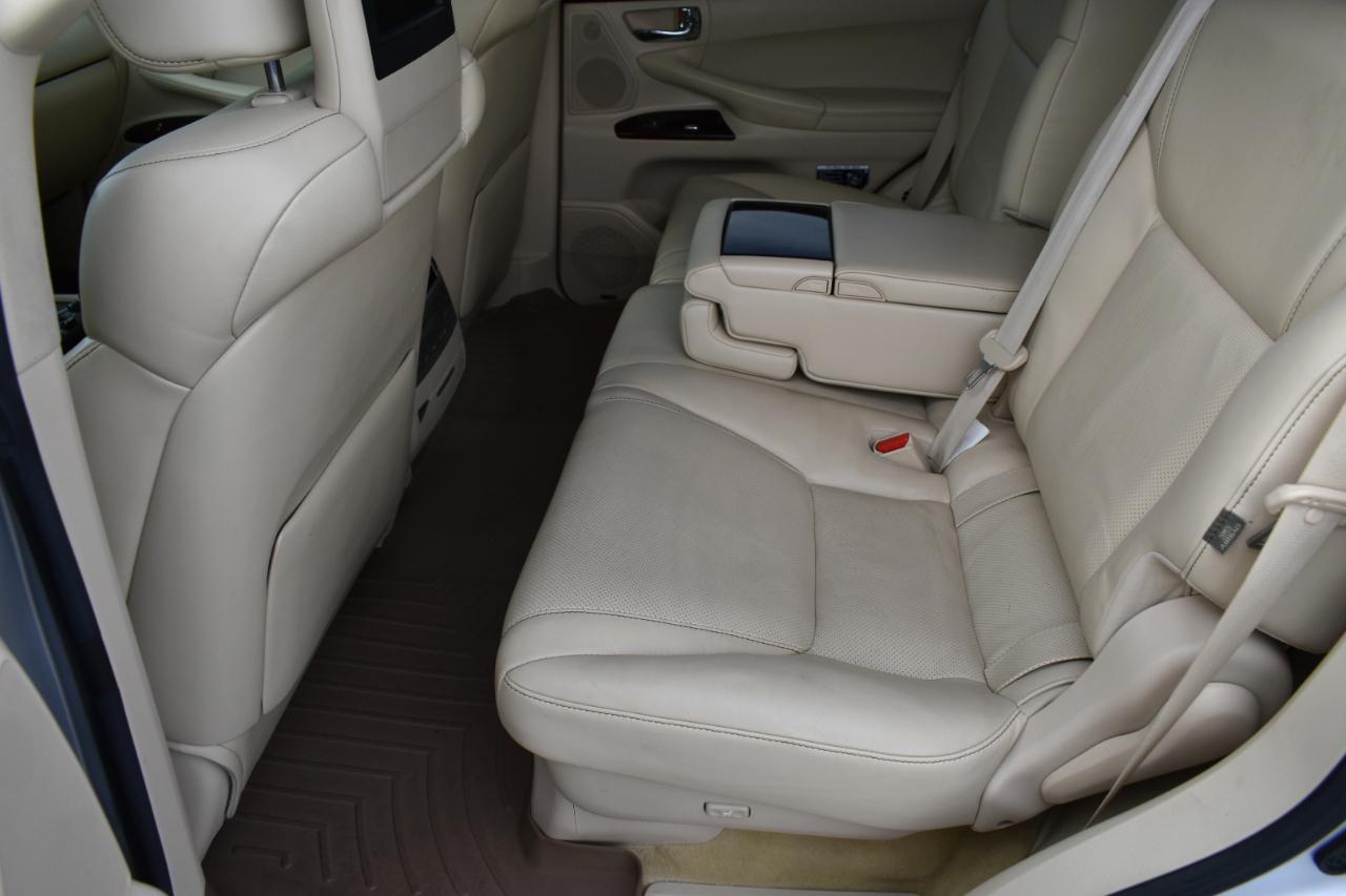 Lexus LX 570 Sport Utility 2013