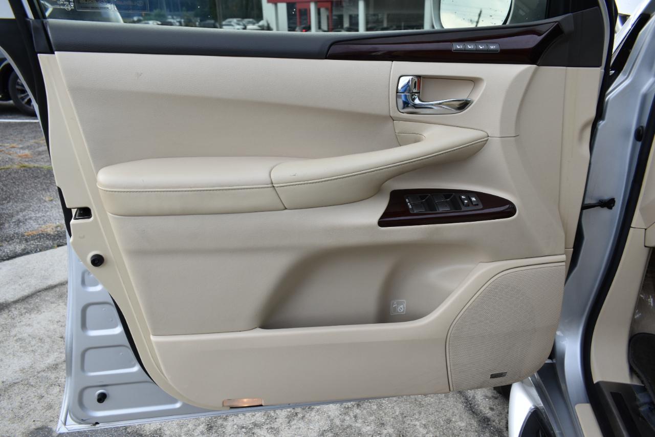 Lexus LX 570 Sport Utility 2013