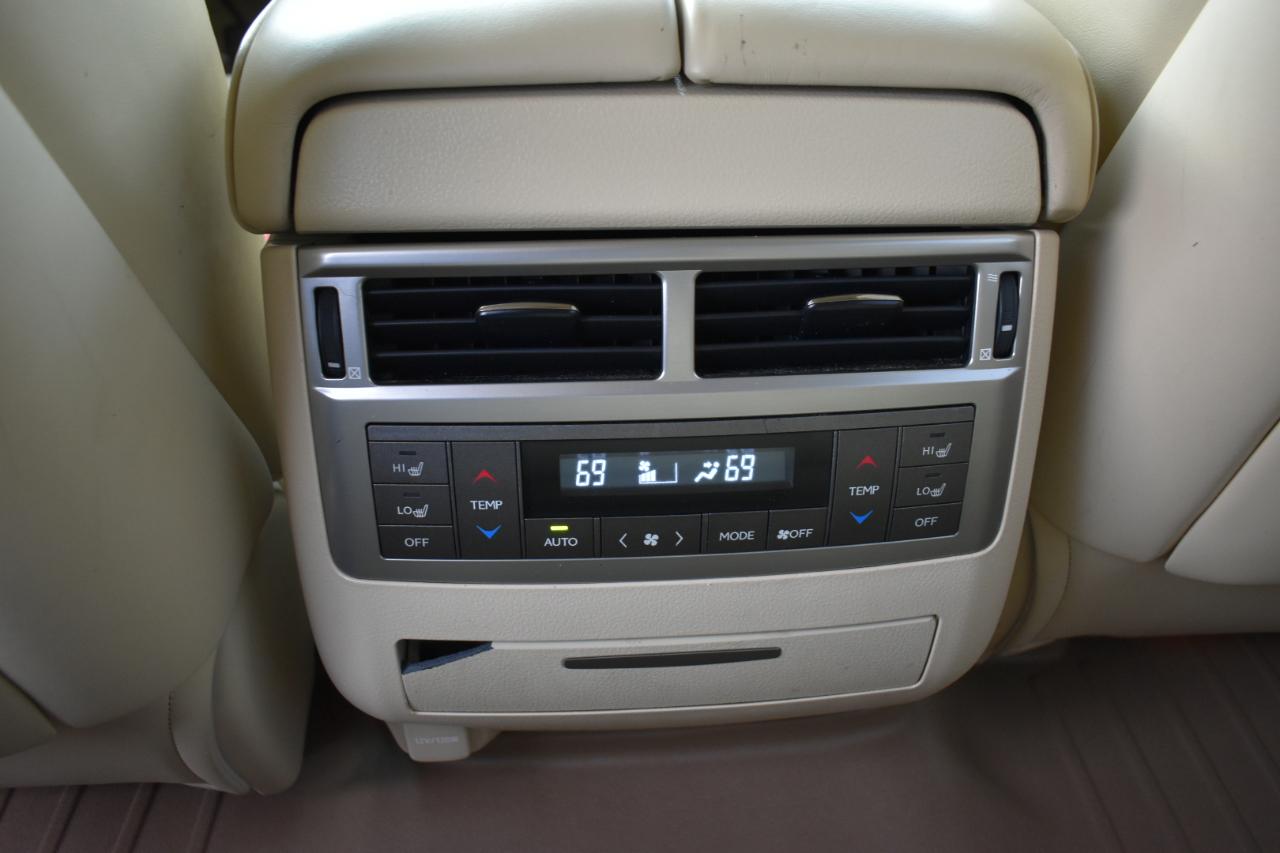 Lexus LX 570 Sport Utility 2013