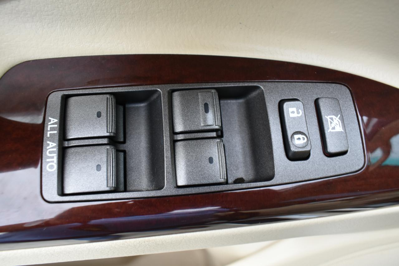 Lexus LX 570 Sport Utility 2013