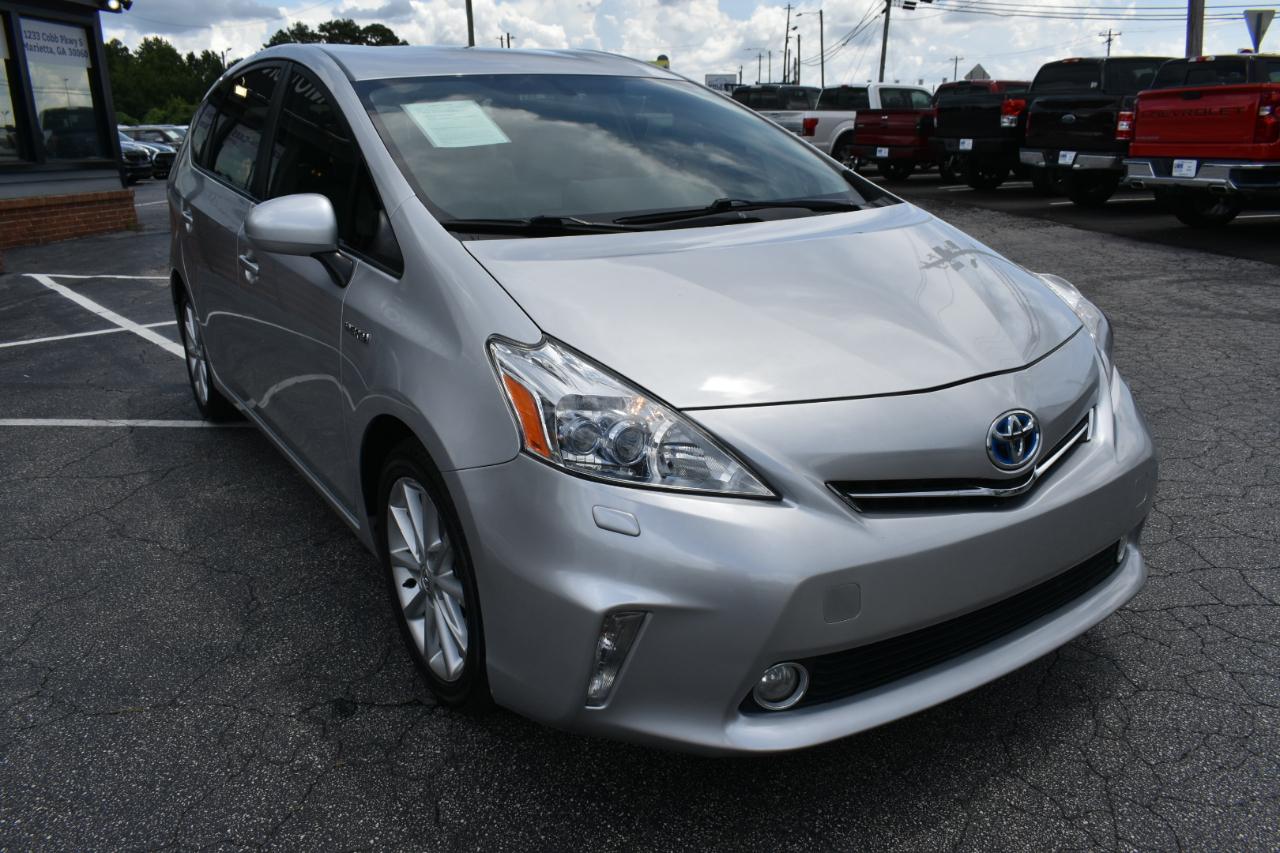 Toyota Prius V Two 2012