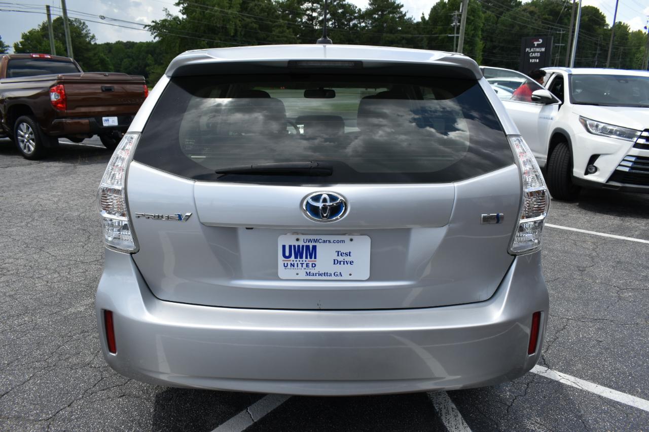 Toyota Prius V Two 2012