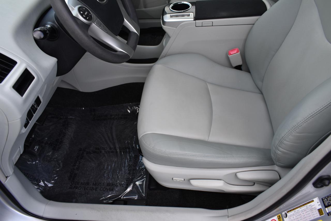 Toyota Prius V Two 2012