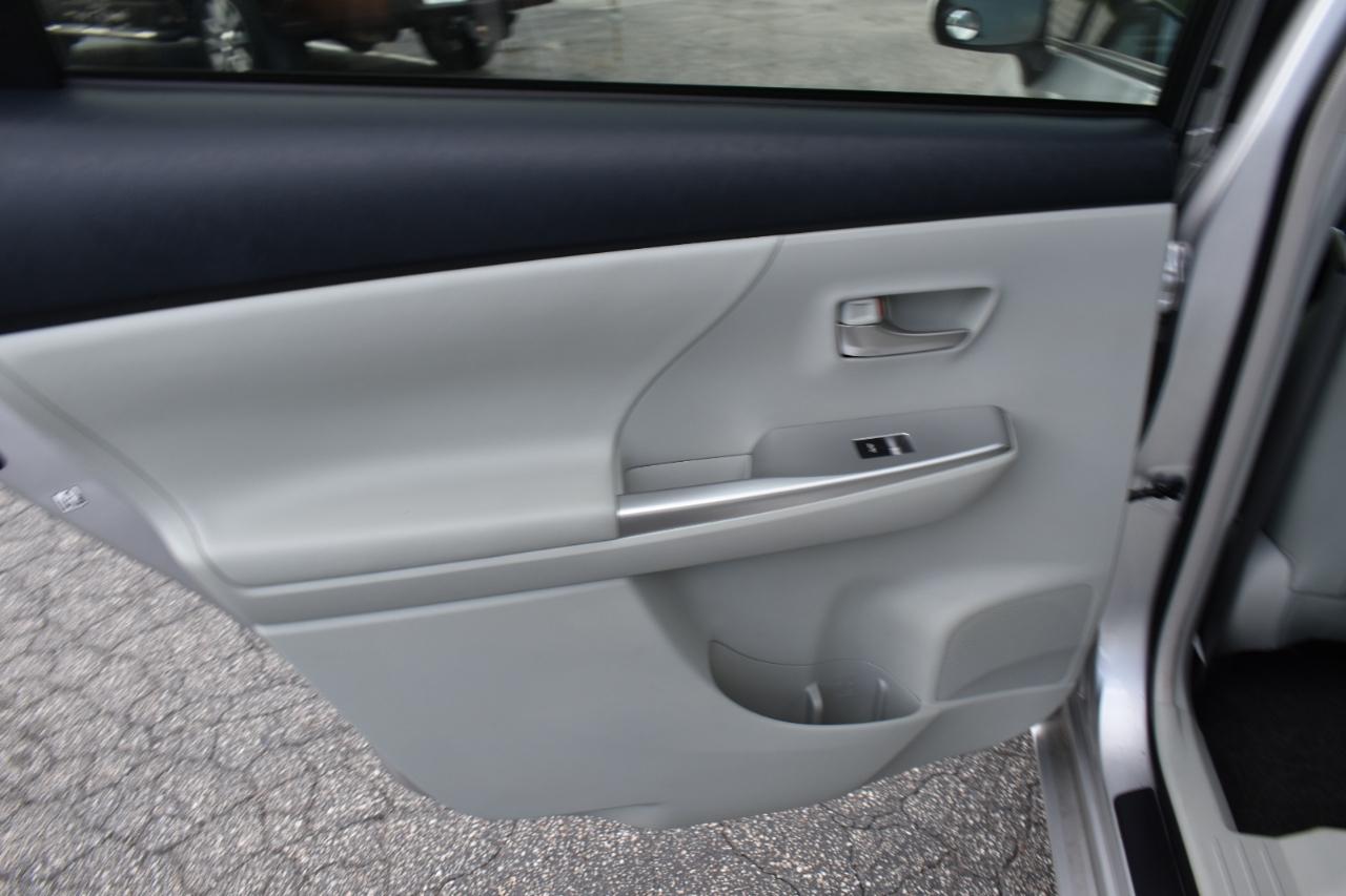Toyota Prius V Two 2012