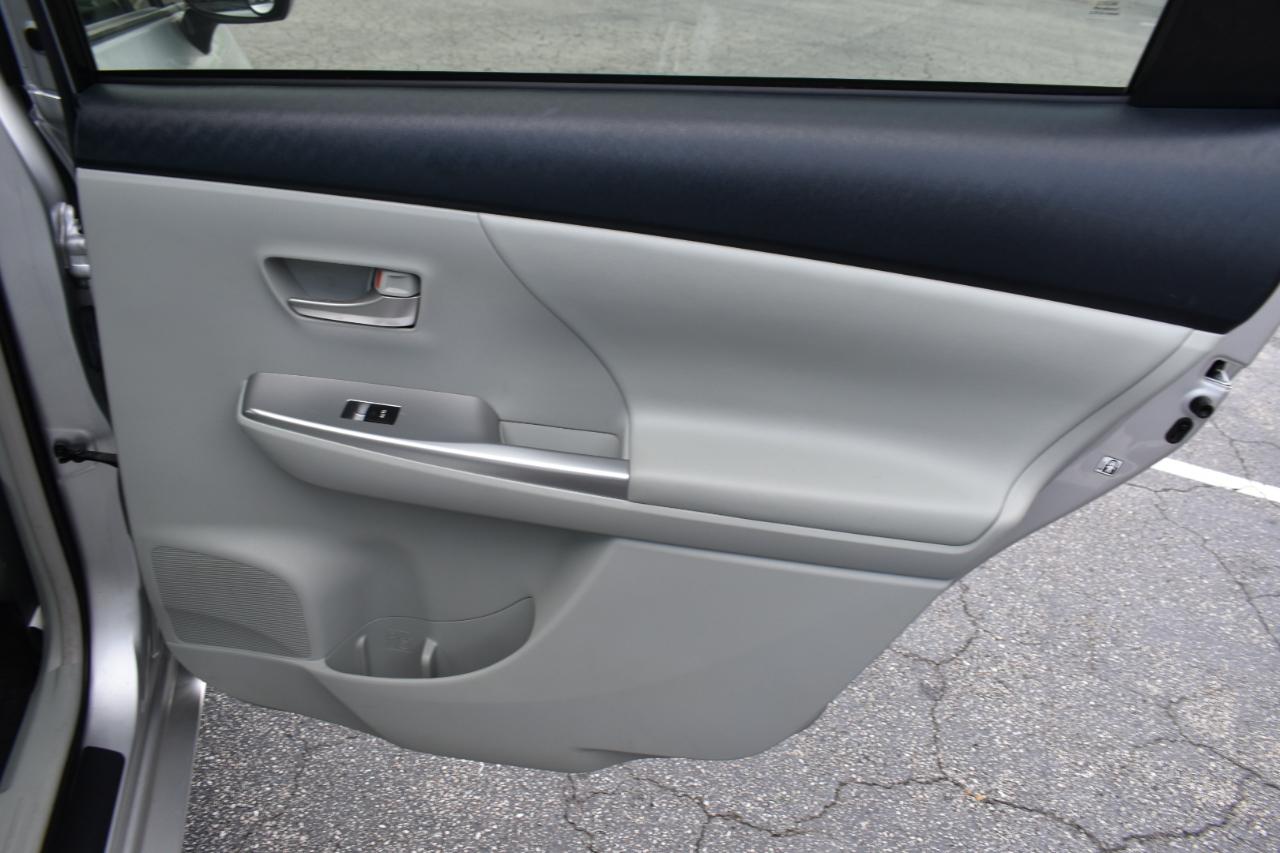 Toyota Prius V Two 2012