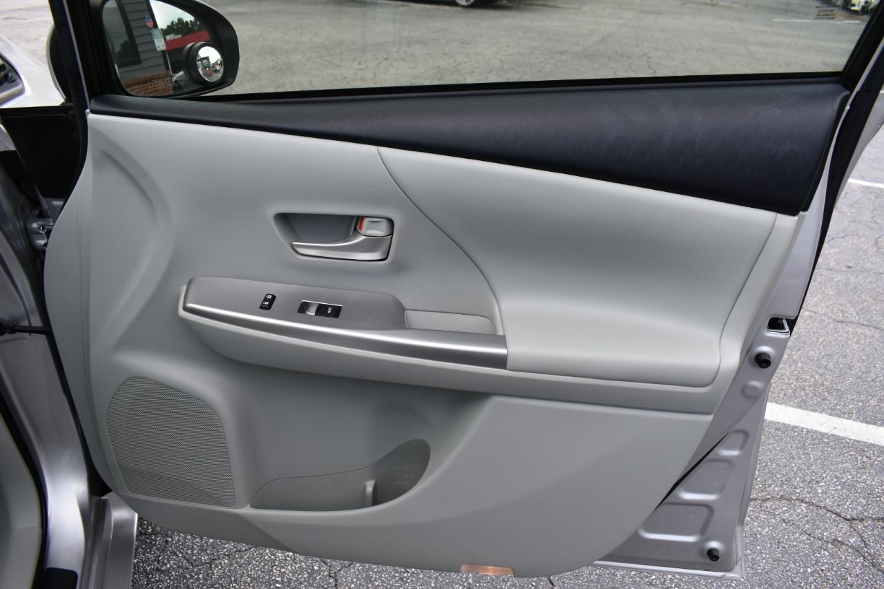 Toyota Prius V Two 2012