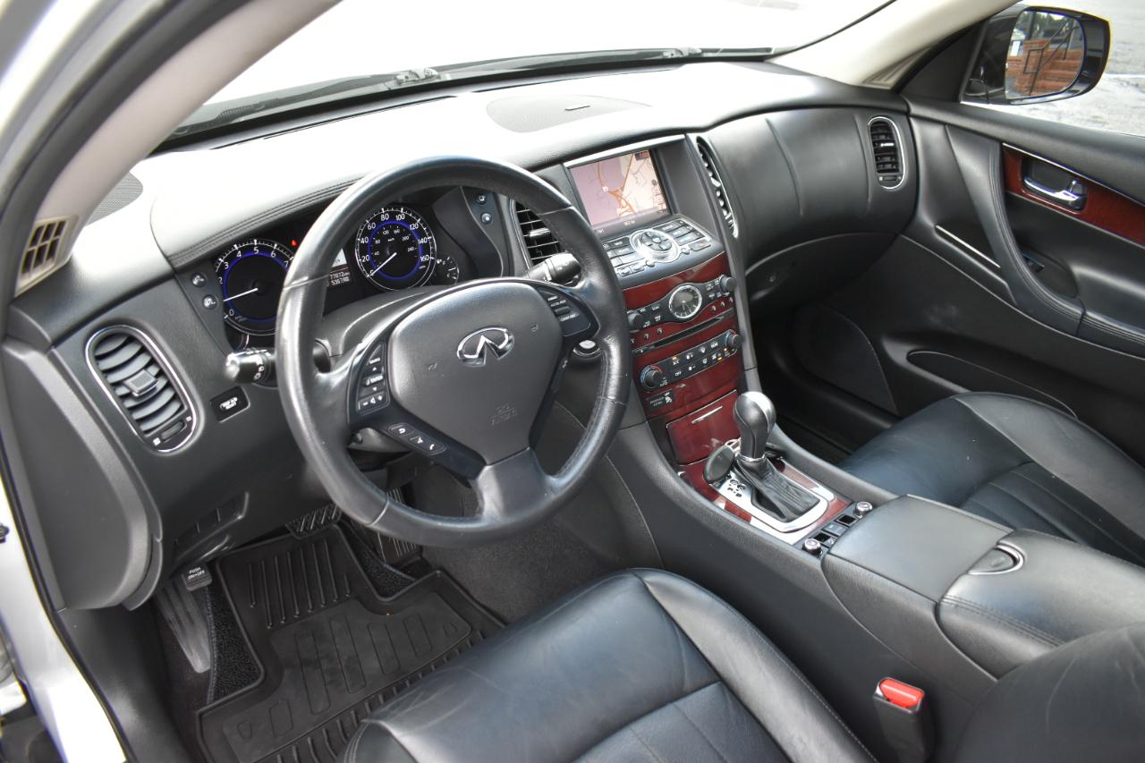 Infiniti QX50 Base RWD 2017