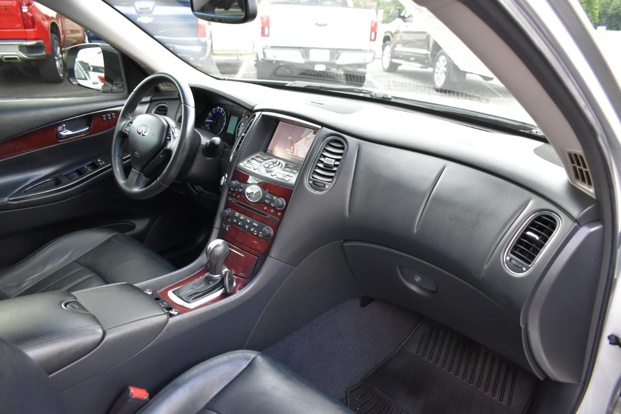 Infiniti QX50 Base RWD 2017
