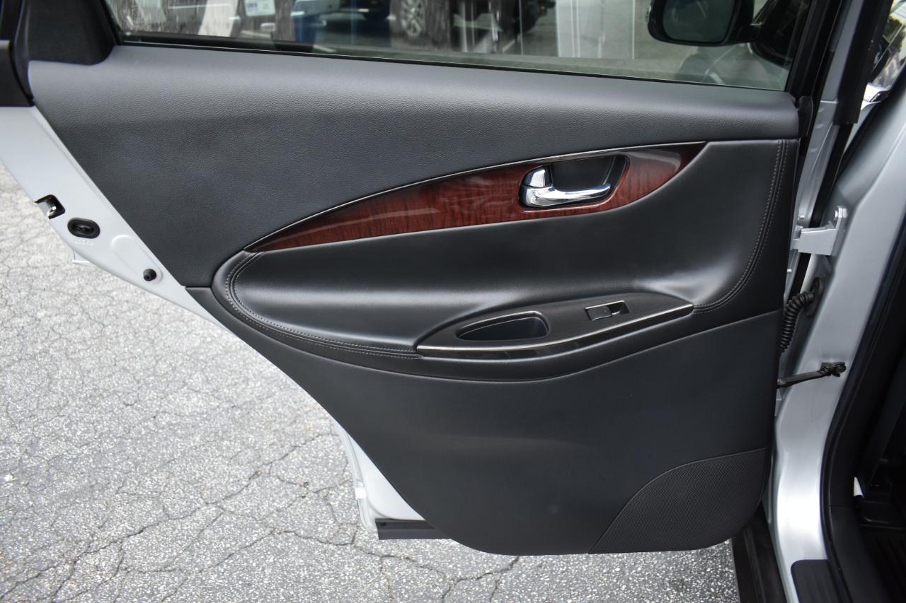 Infiniti QX50 Base RWD 2017