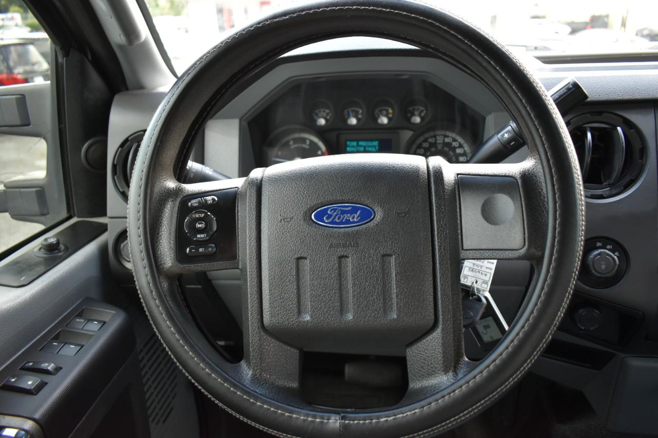Ford F-250 SD XL Crew Cab 4WD 2012