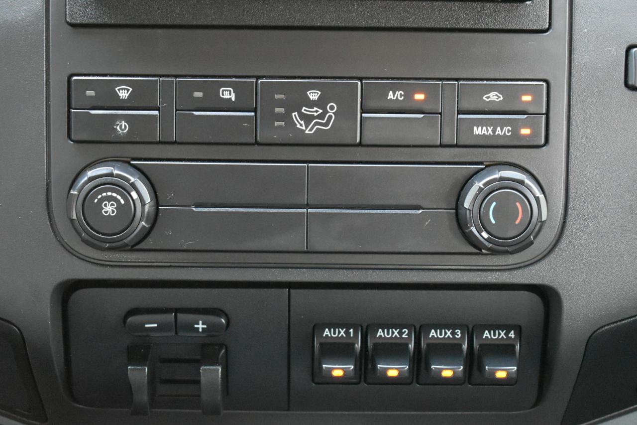 Ford F-250 SD XL Crew Cab 4WD 2012