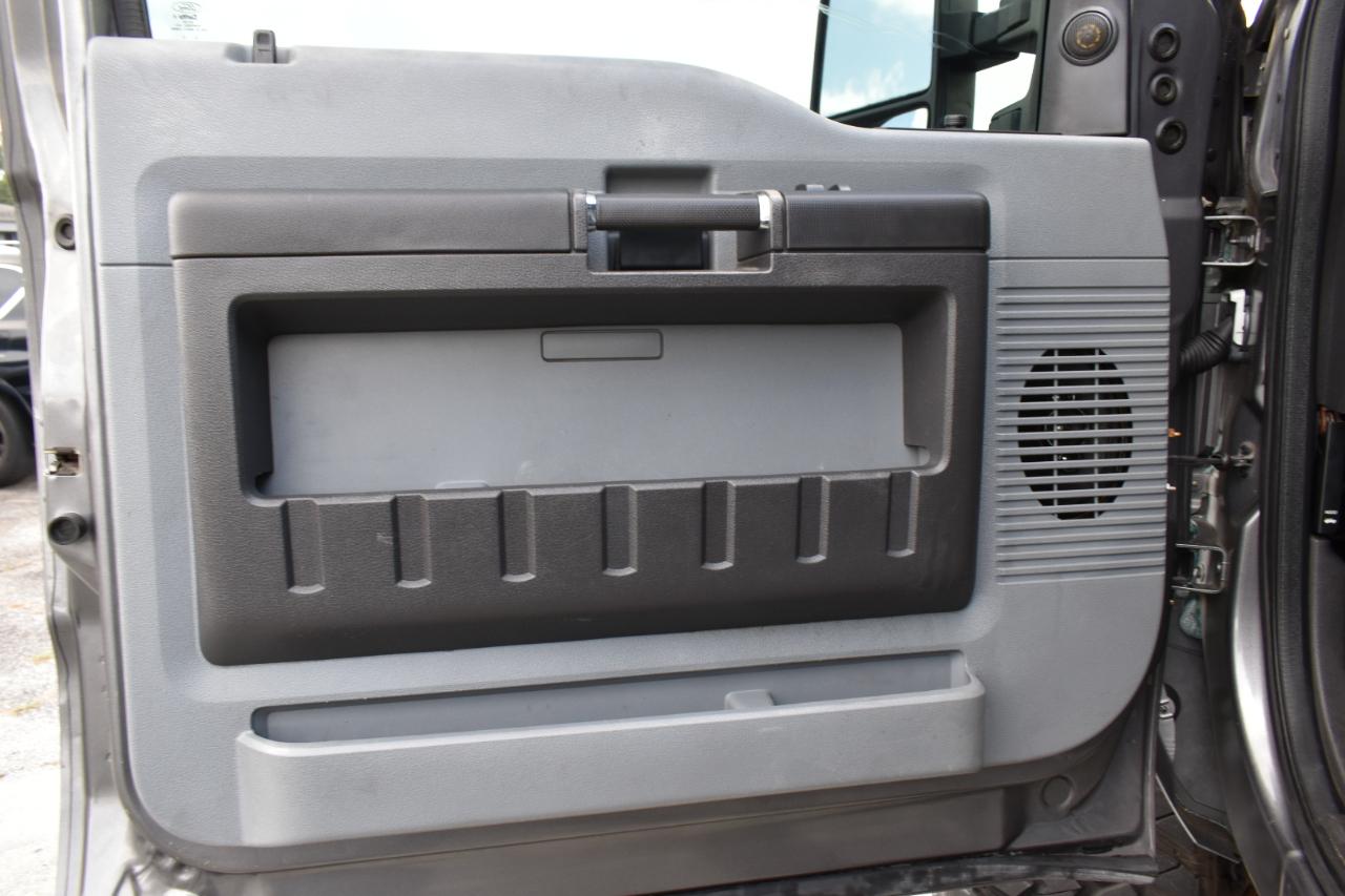 Ford F-250 SD XL Crew Cab 4WD 2012