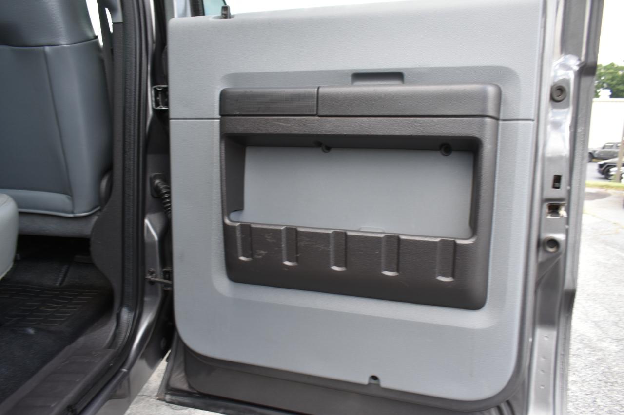 Ford F-250 SD XL Crew Cab 4WD 2012