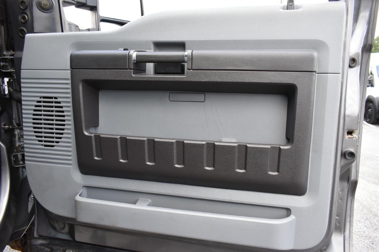 Ford F-250 SD XL Crew Cab 4WD 2012
