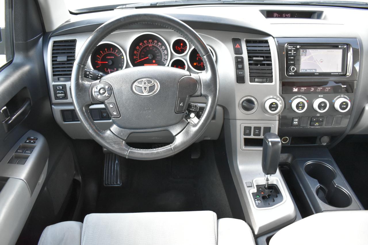 Toyota Sequoia SR5 5.7L 4WD 2013