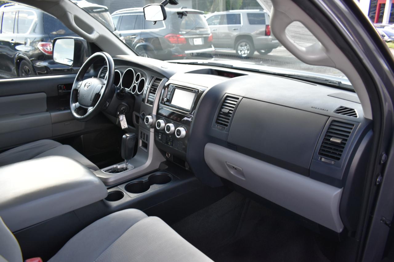 Toyota Sequoia SR5 5.7L 4WD 2013