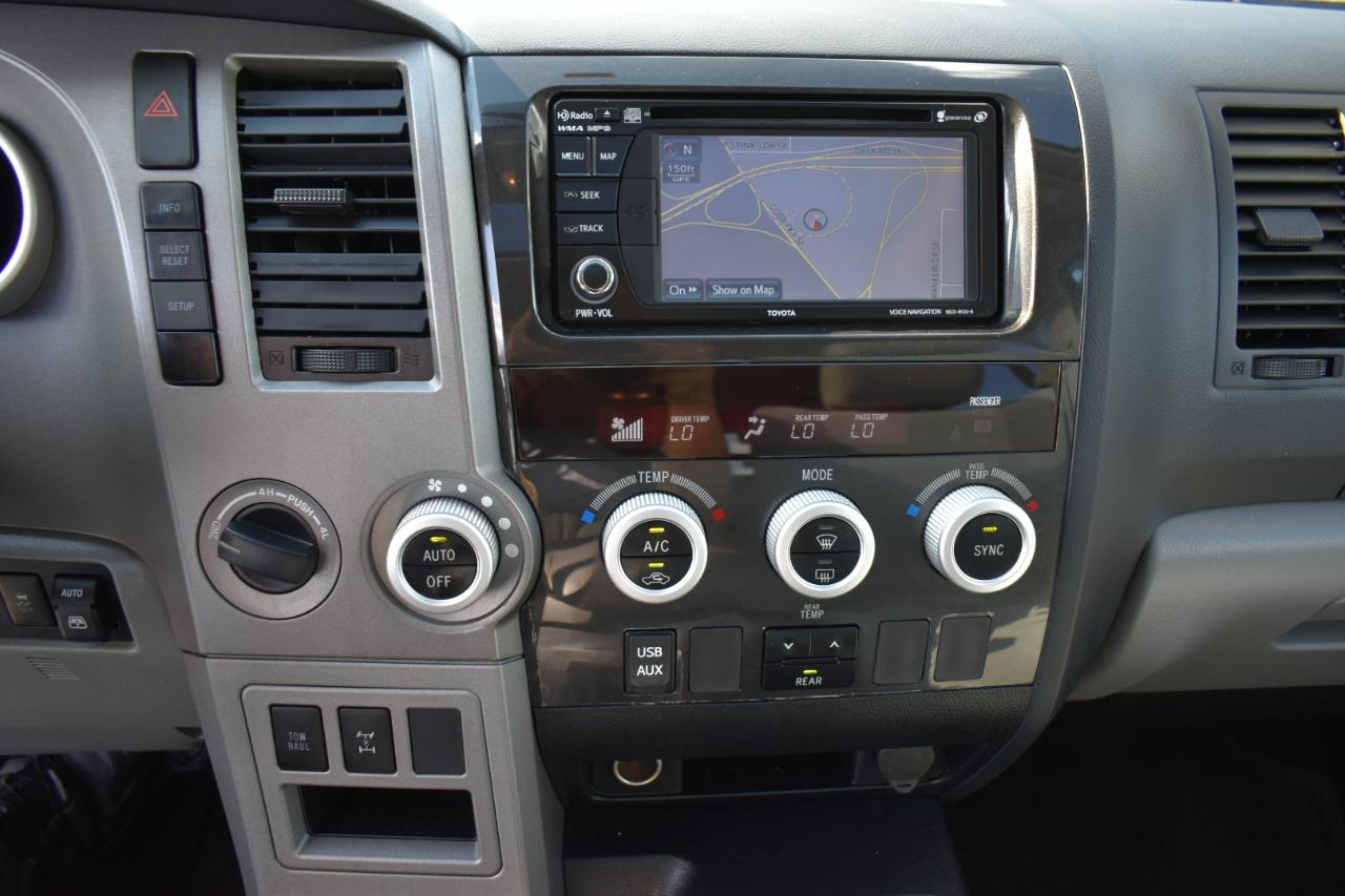Toyota Sequoia SR5 5.7L 4WD 2013