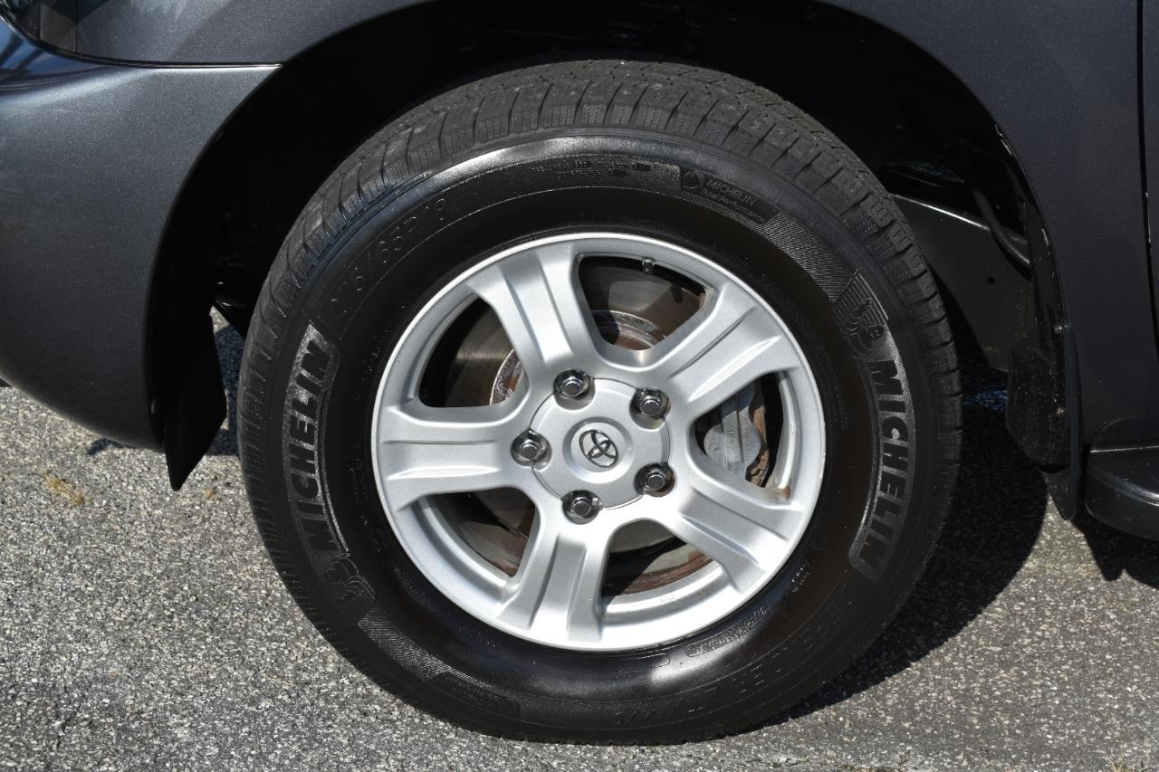 Toyota Sequoia SR5 5.7L 4WD 2013