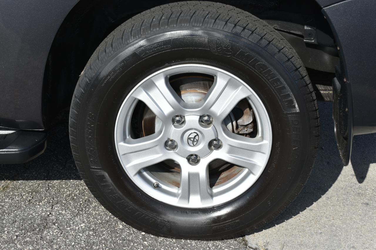 Toyota Sequoia SR5 5.7L 4WD 2013