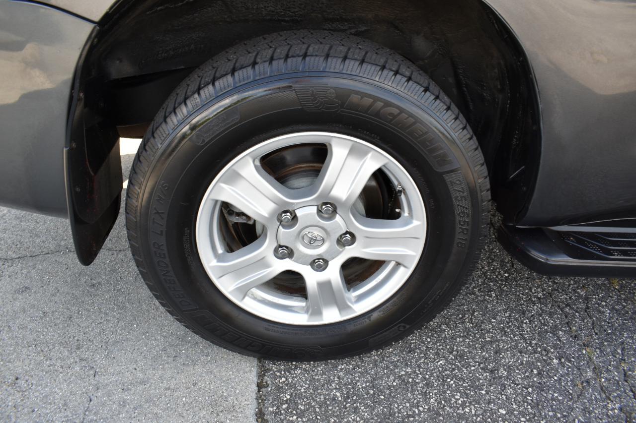 Toyota Sequoia SR5 5.7L 4WD 2013