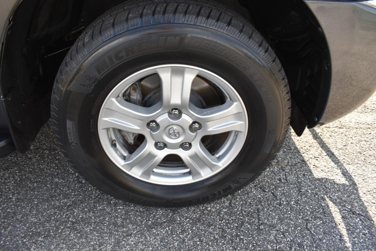 Toyota Sequoia SR5 5.7L 4WD 2013
