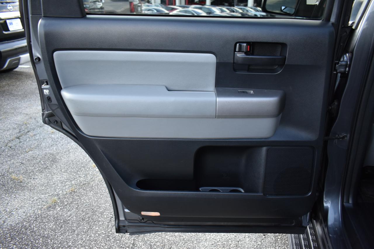 Toyota Sequoia SR5 5.7L 4WD 2013
