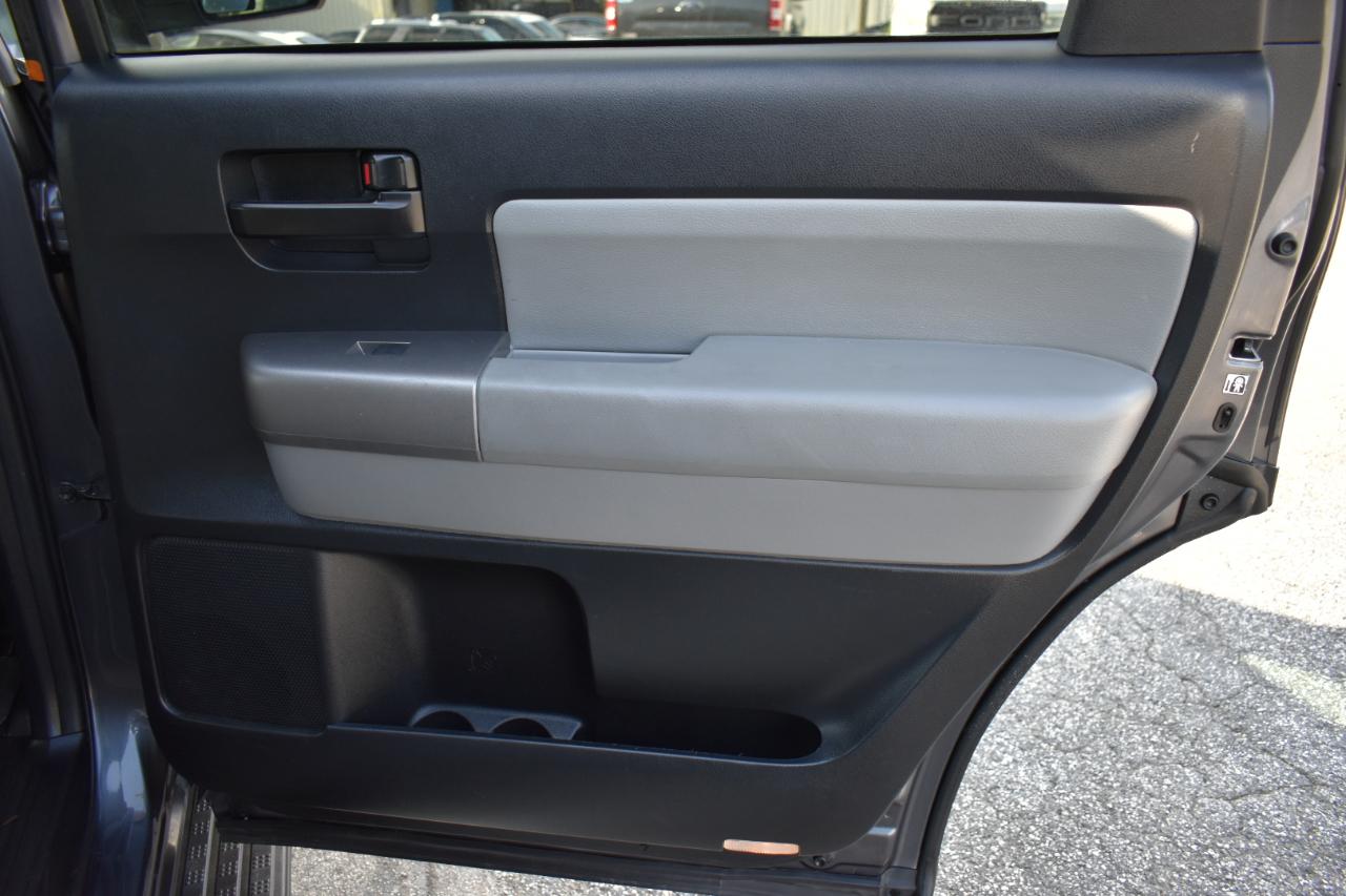 Toyota Sequoia SR5 5.7L 4WD 2013
