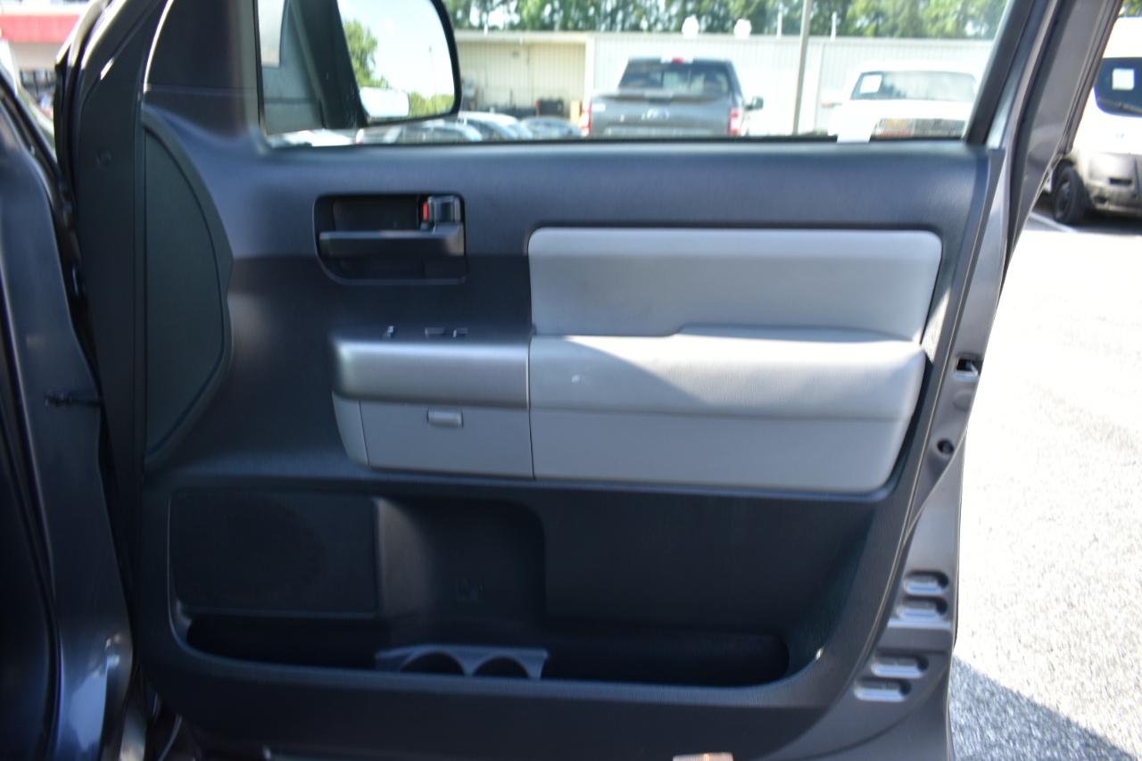 Toyota Sequoia SR5 5.7L 4WD 2013
