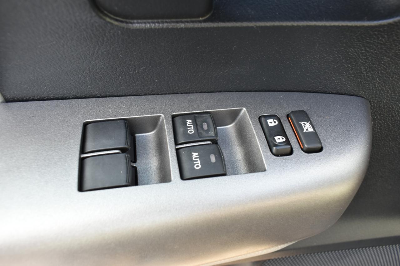 Toyota Sequoia SR5 5.7L 4WD 2013