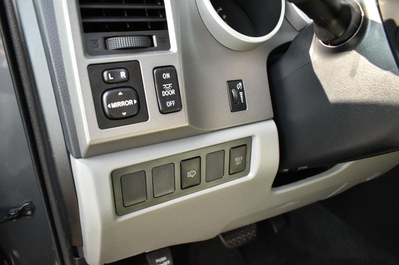Toyota Sequoia SR5 5.7L 4WD 2013