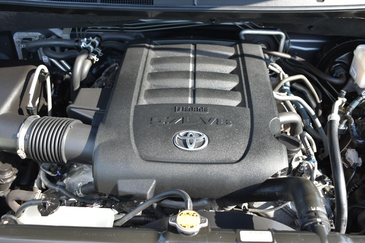 Toyota Sequoia SR5 5.7L 4WD 2013