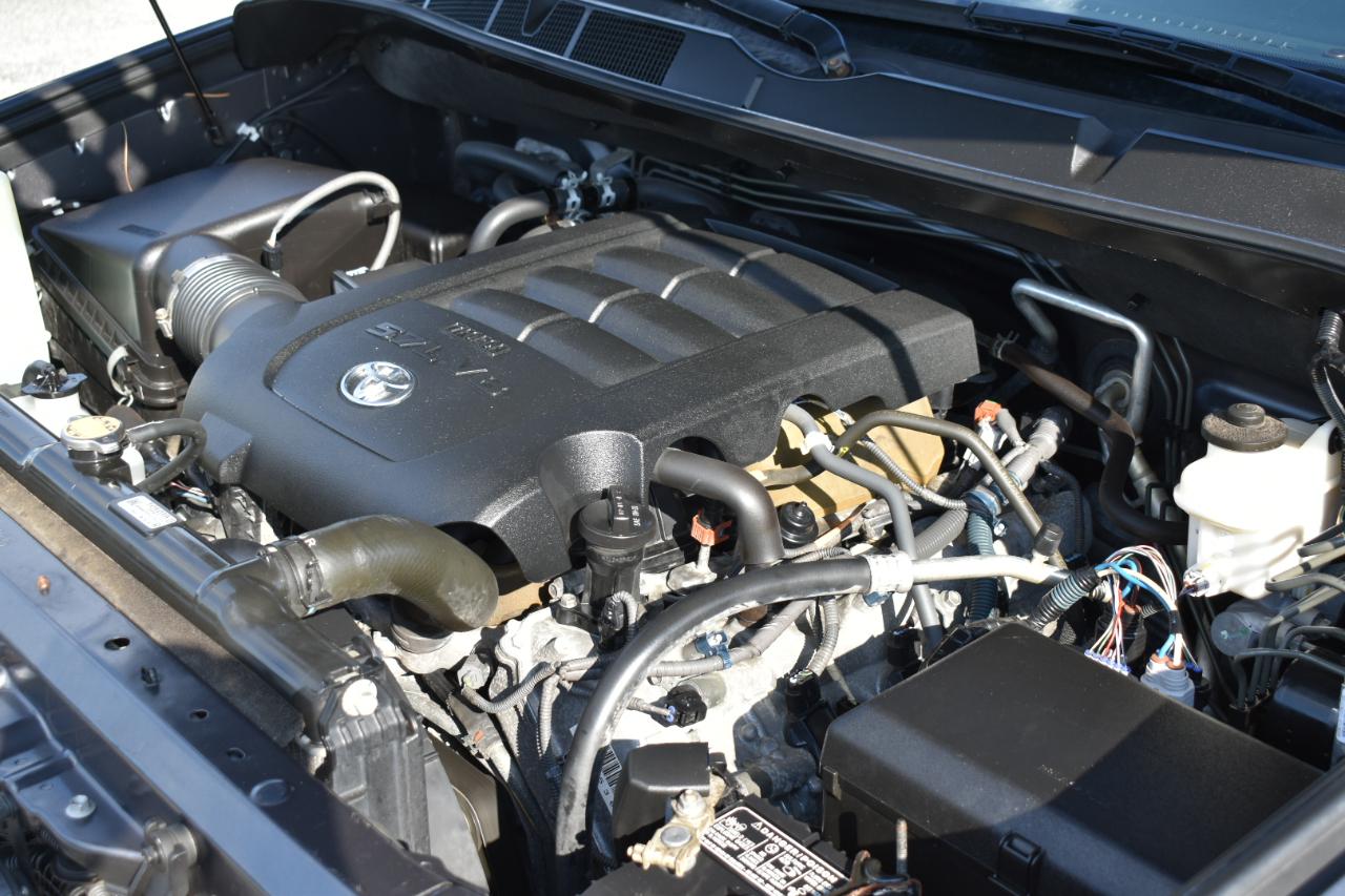 Toyota Sequoia SR5 5.7L 4WD 2013