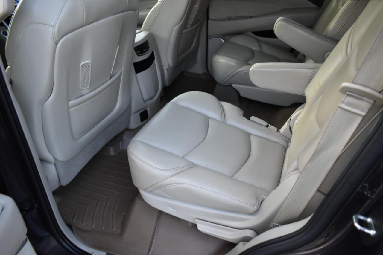 Cadillac Escalade Luxury 4WD 2017