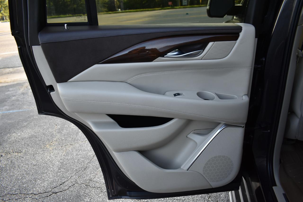 Cadillac Escalade Luxury 4WD 2017