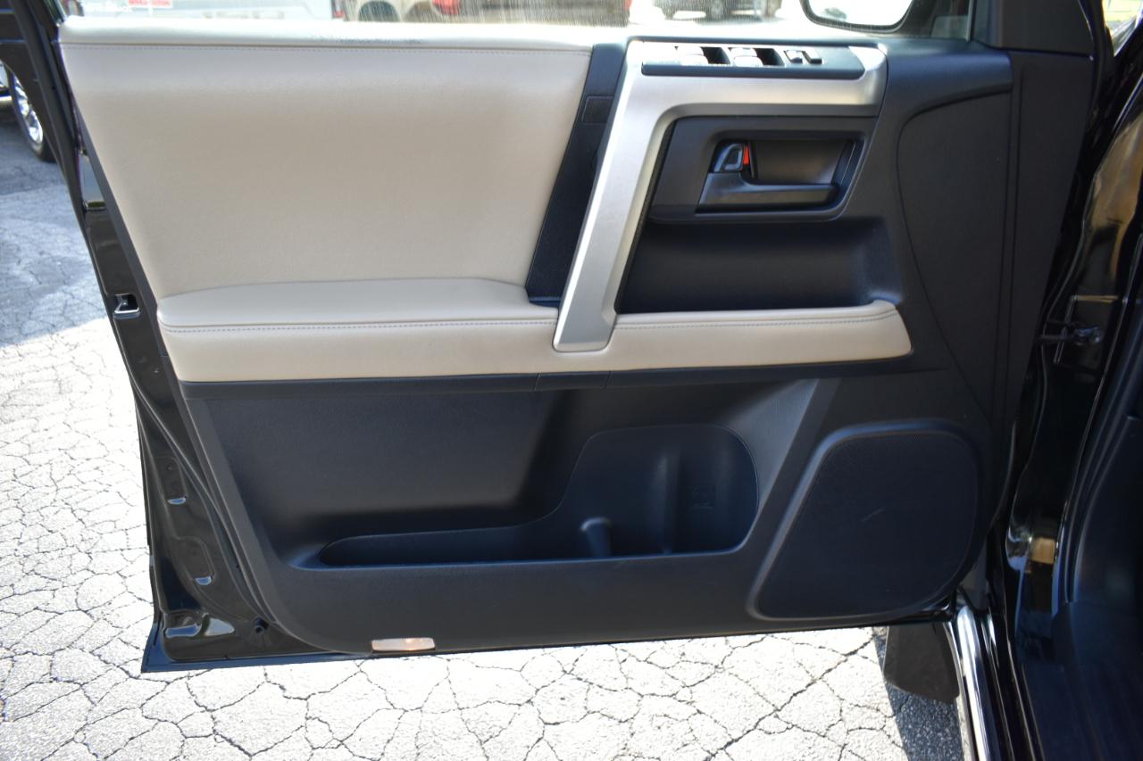Toyota 4Runner SR5 2WD 2013
