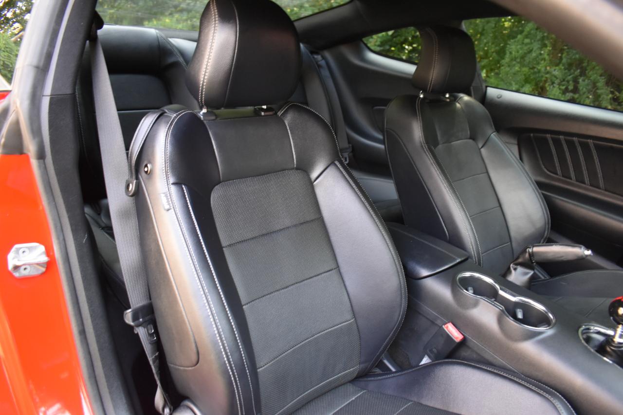 Ford Mustang GT Premium Coupe 2016