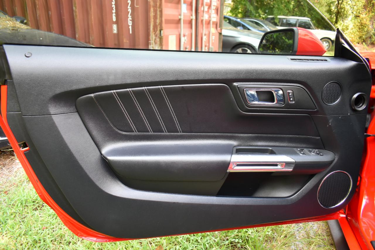 Ford Mustang GT Premium Coupe 2016