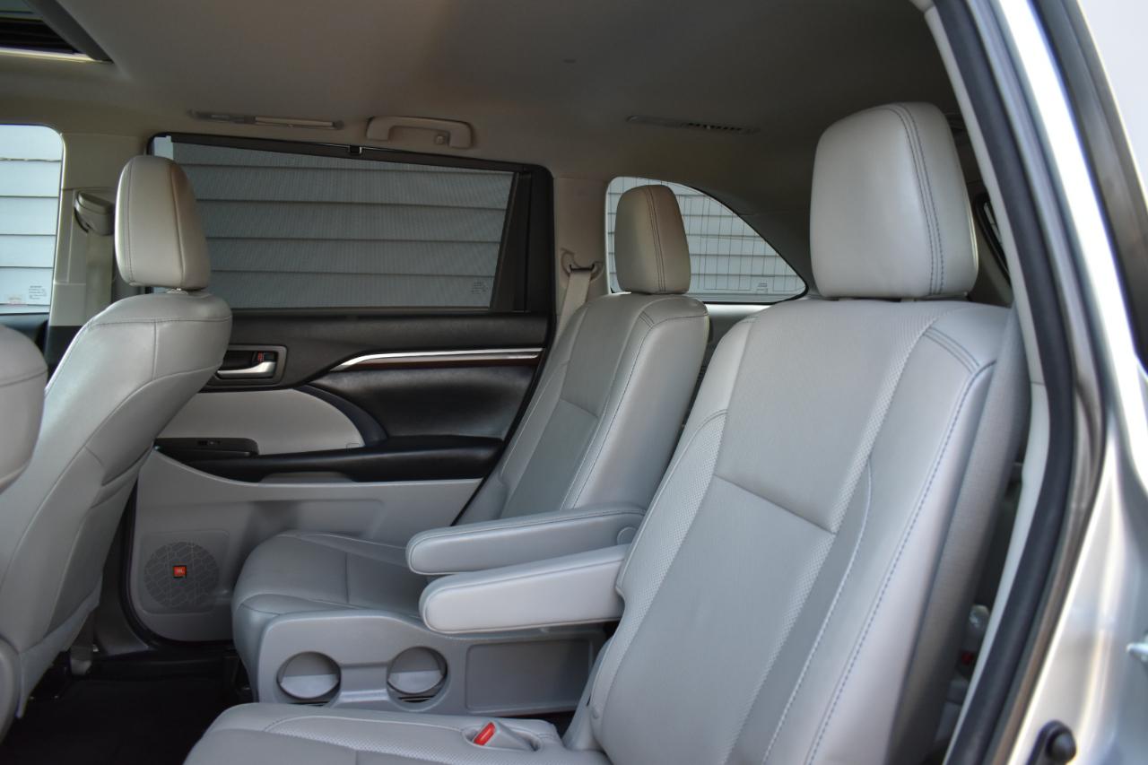 Toyota Highlander Limited FWD V6 2016