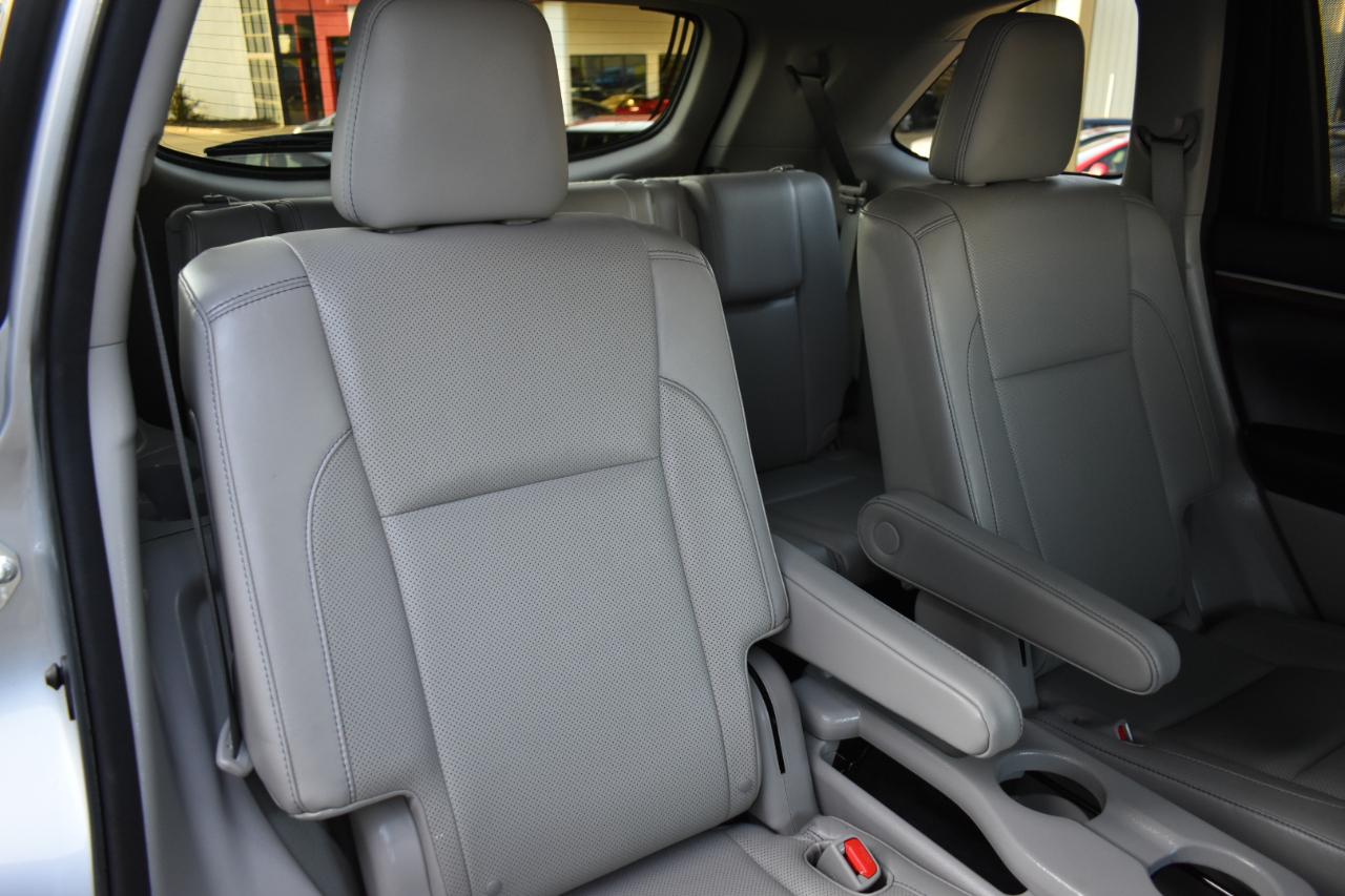 Toyota Highlander Limited FWD V6 2016
