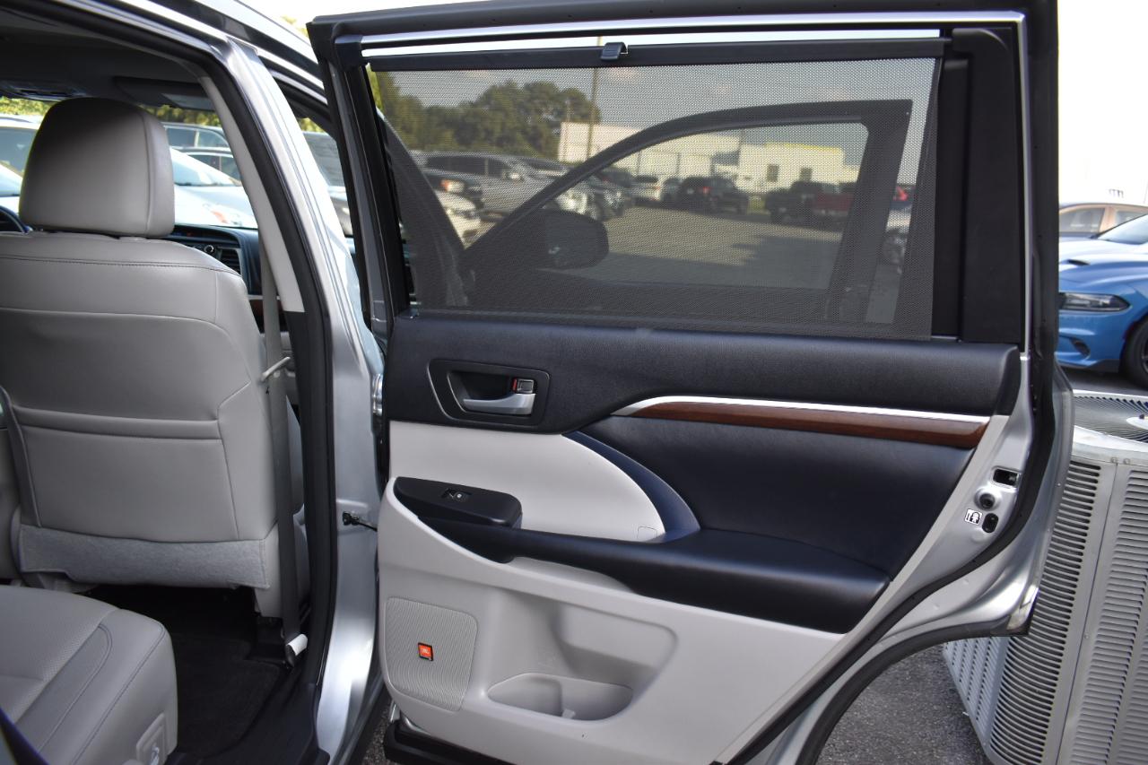 Toyota Highlander Limited FWD V6 2016