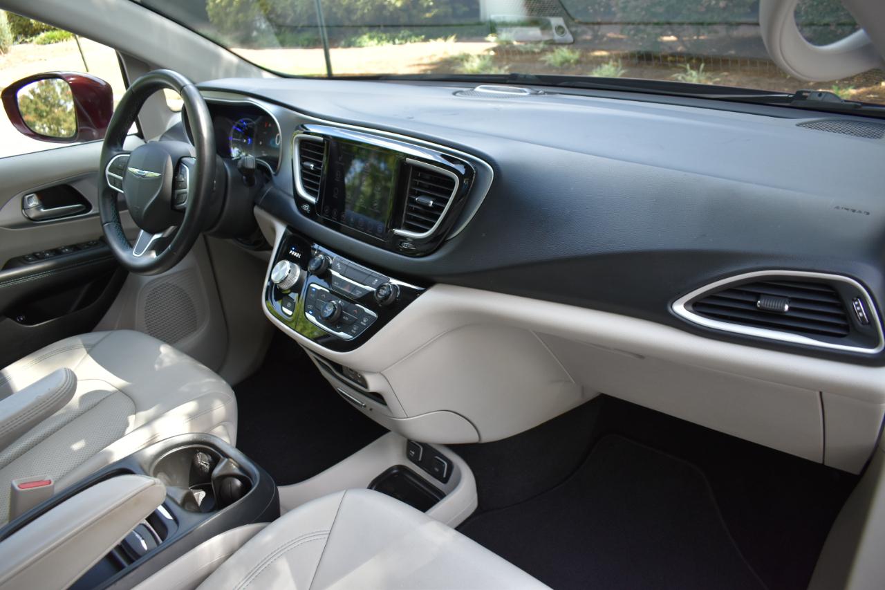Chrysler Pacifica Hybrid Touring L 2018