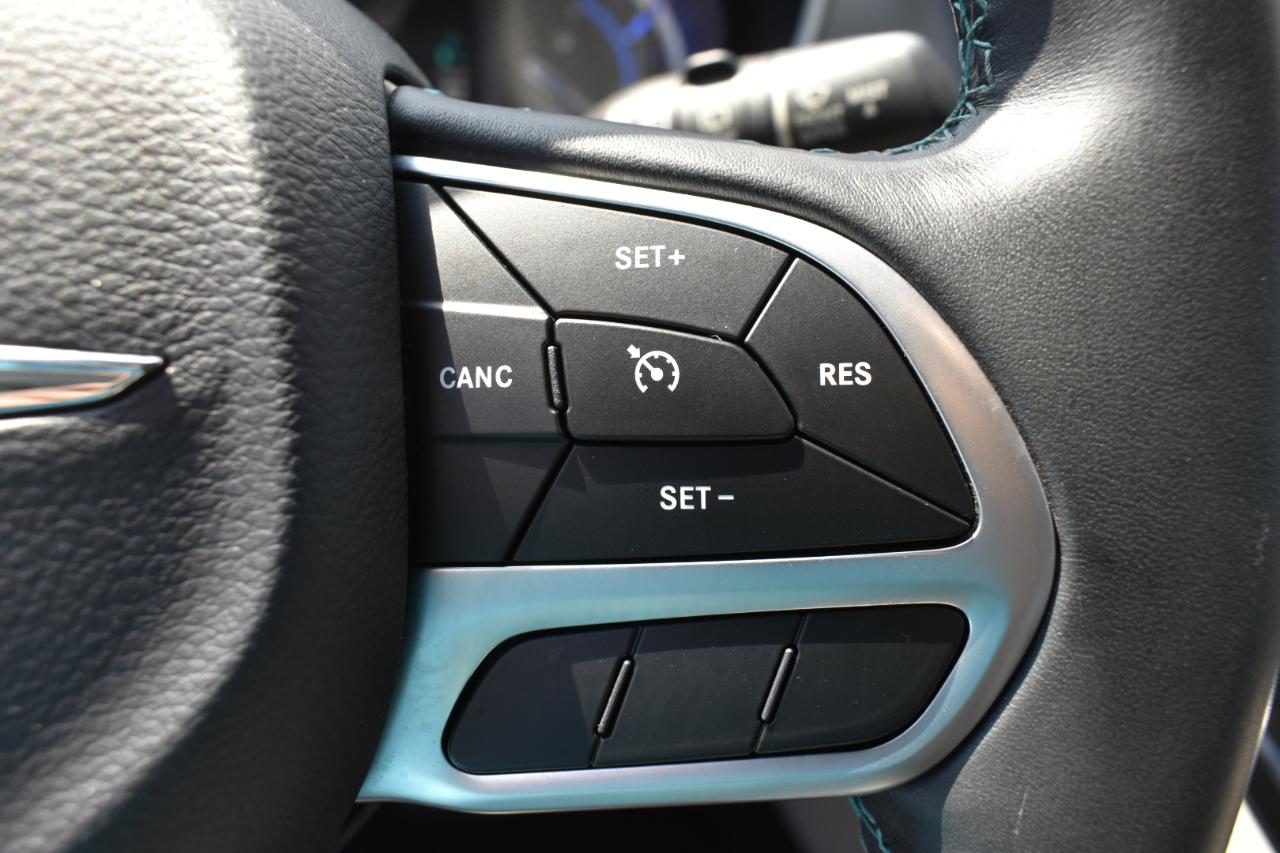 Chrysler Pacifica Hybrid Touring L 2018
