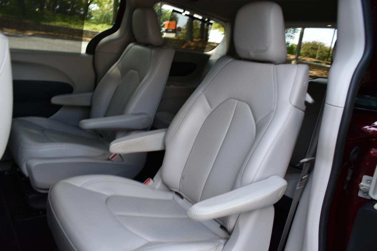 Chrysler Pacifica Hybrid Touring L 2018