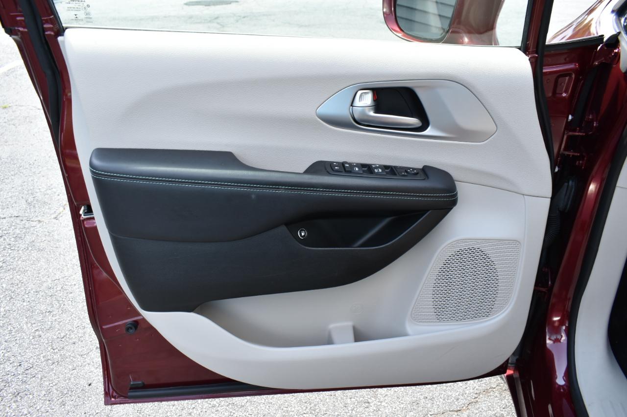 Chrysler Pacifica Hybrid Touring L 2018