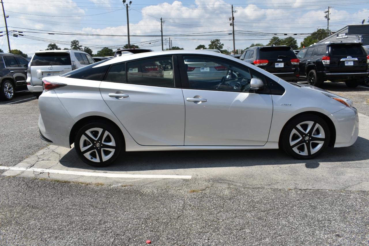 Toyota Prius Two Eco 2016