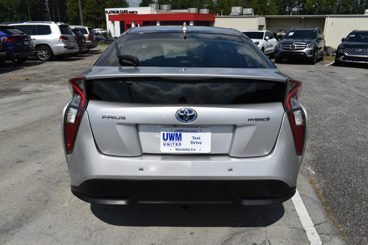 Toyota Prius Two Eco 2016
