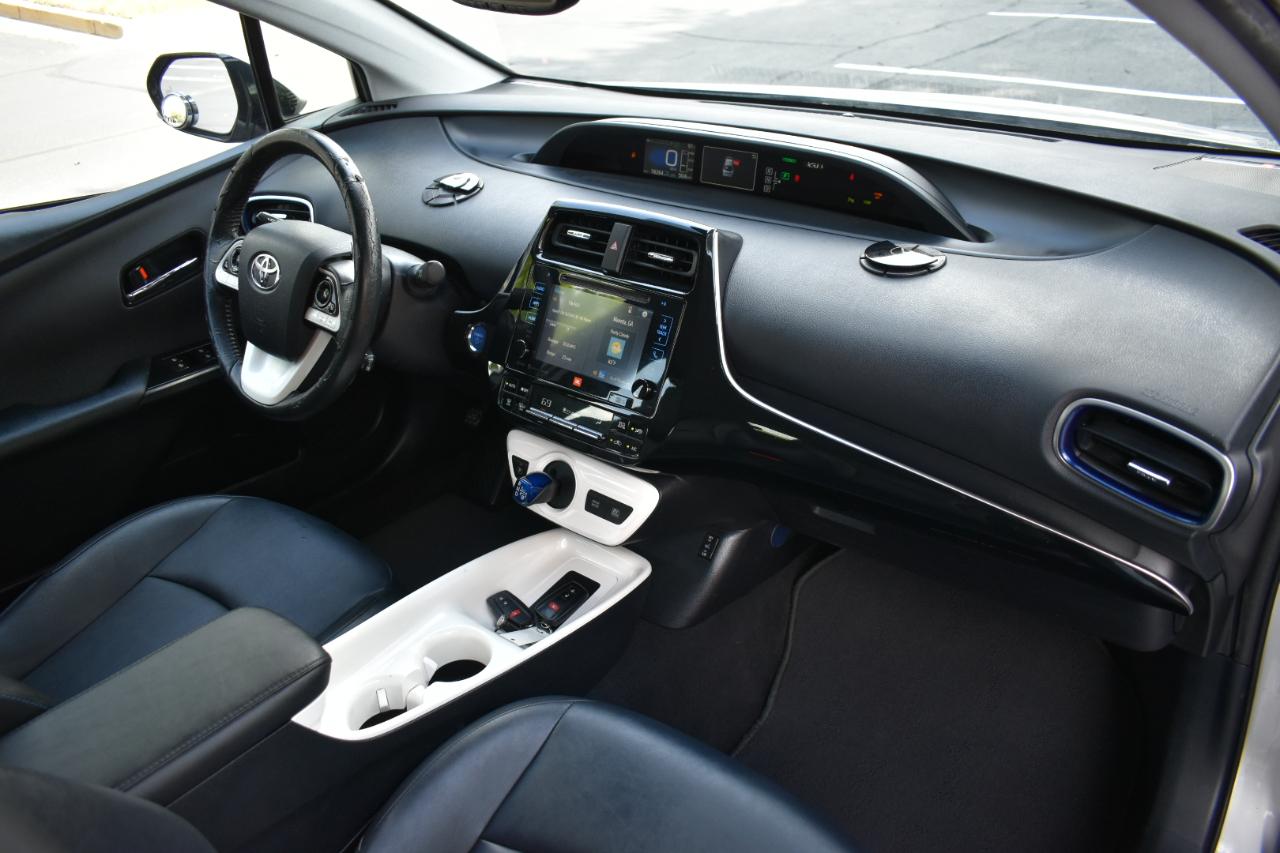 Toyota Prius Two Eco 2016