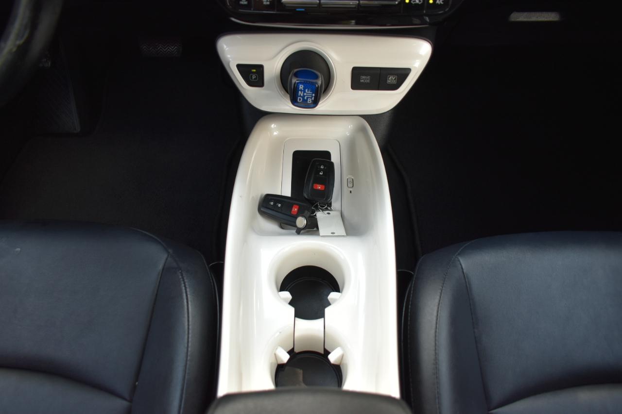 Toyota Prius Two Eco 2016